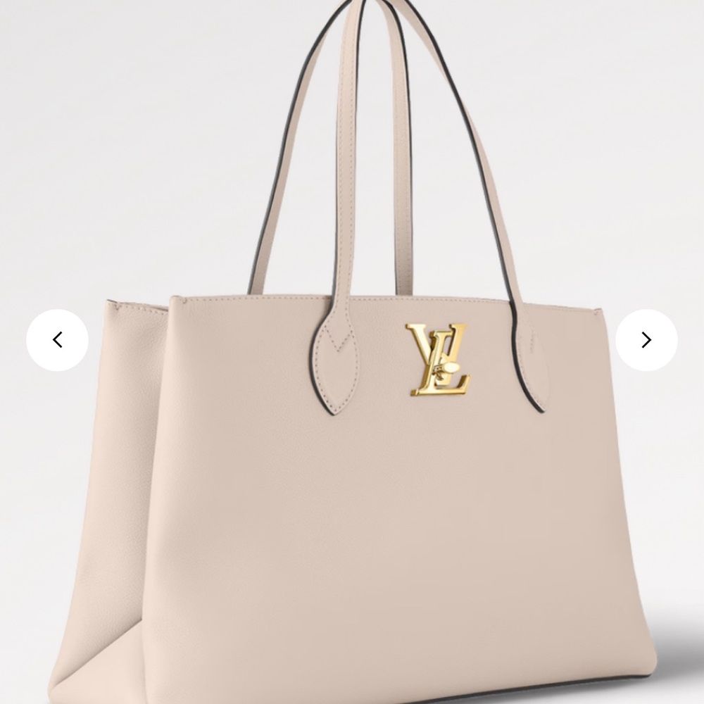 Louis Vuitton - Picture 6 of 8